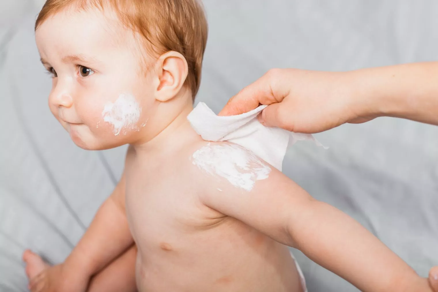 Bolehkah Bayi Memakai Sunscreen? Ketahui Usia yang Tepat!
