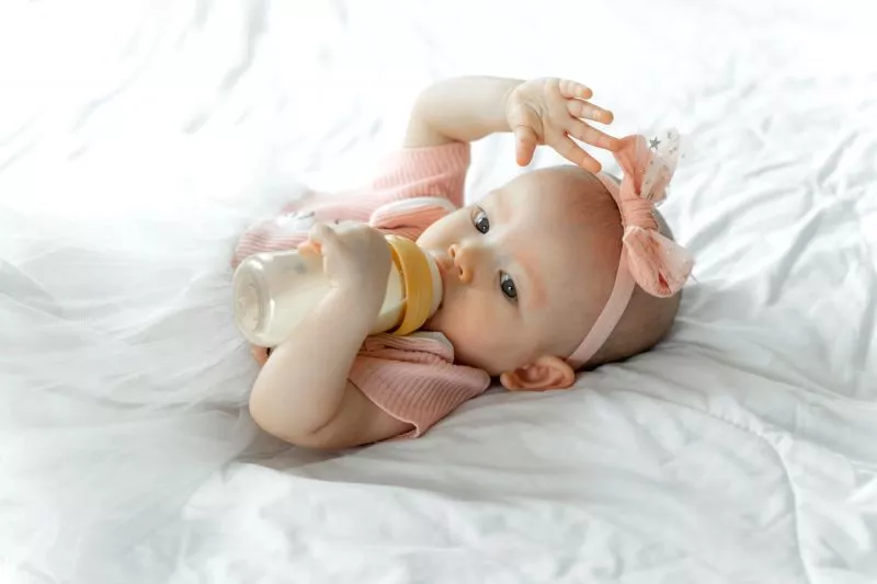 Cara agar Anak Berhenti Minum Susu di Botol