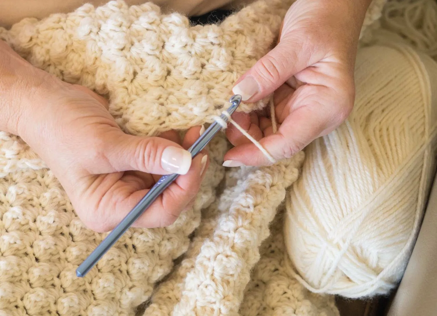 Crochet: Seni Kerajinan Tangan yang Menenangkan
