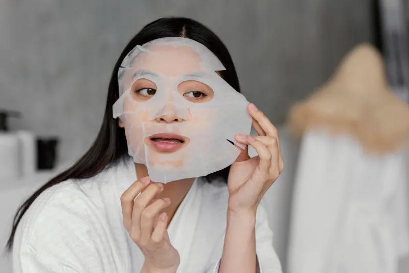 Sheet Mask: Manfaat dan Penggunaannya dalam Perawatan Kulit Wajah