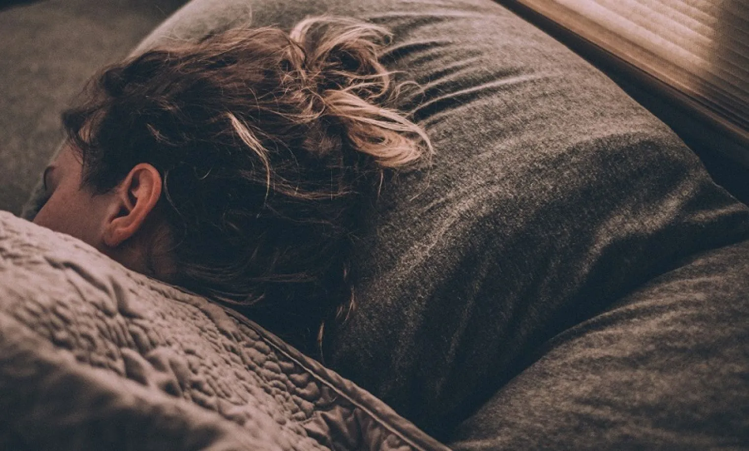 8 Tips Terapkan Sleep Hygiene agar Tidur Lebih Nyenyak