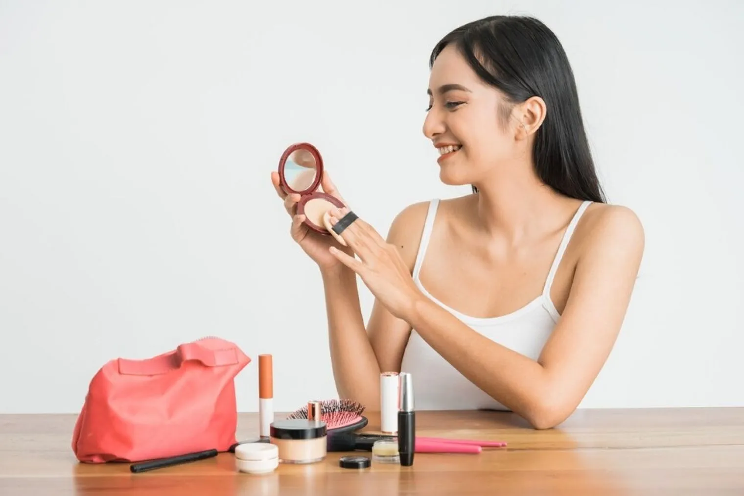 Tips Touch Up untuk Makeup Tahan Lama dan Tetap Fresh