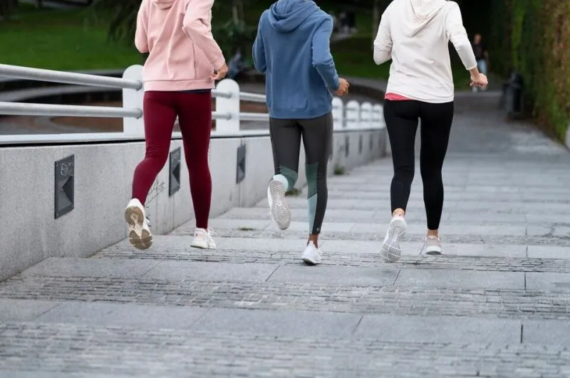 Yuk Kita Bahas Perbedaan Jalan Kaki vs. Jogging!