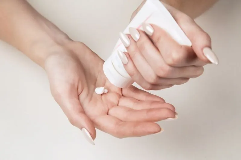 Hand Cream: Lebih dari Sekadar Melembabkan, Ini Manfaat Lainnya!