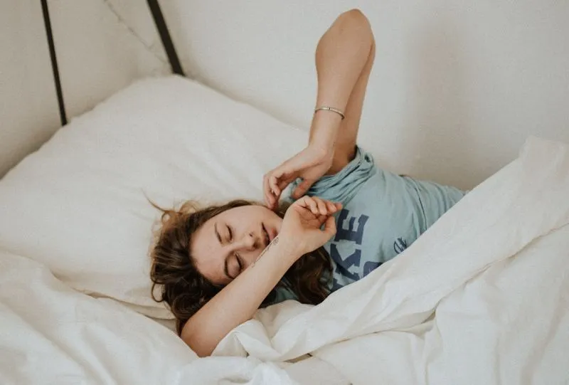 Sleep Inertia: Butuh Waktu Sadar Sepenuhnya dari Tidur Malam