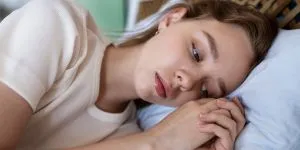 Bahaya Nangis Sampai Tidur: Dampak Emosional dan Fisik